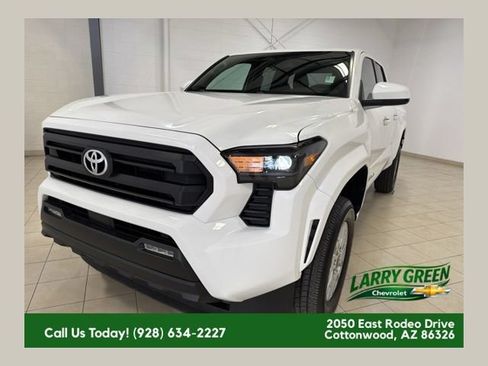 Used 2025 Toyota Tacoma SR5 AWD/4WD image 1