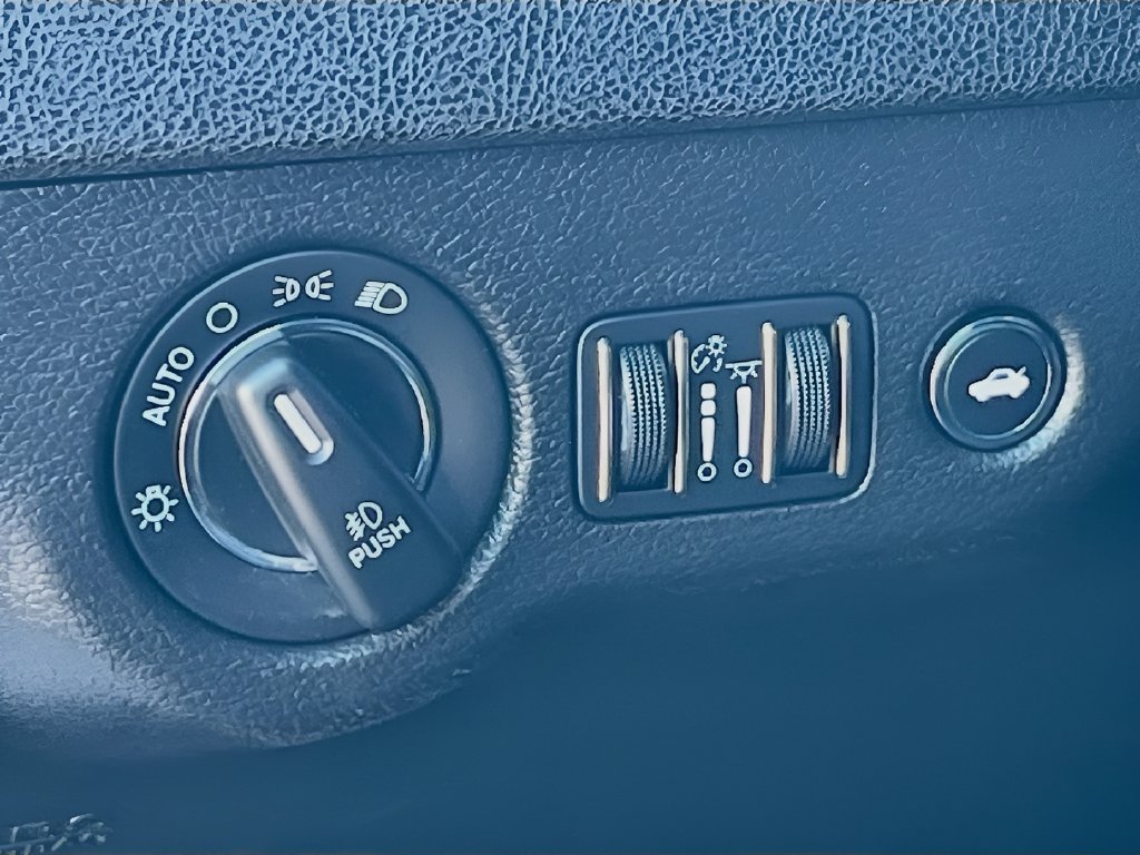 Used 2023 Chrysler 300 S RWD image 10