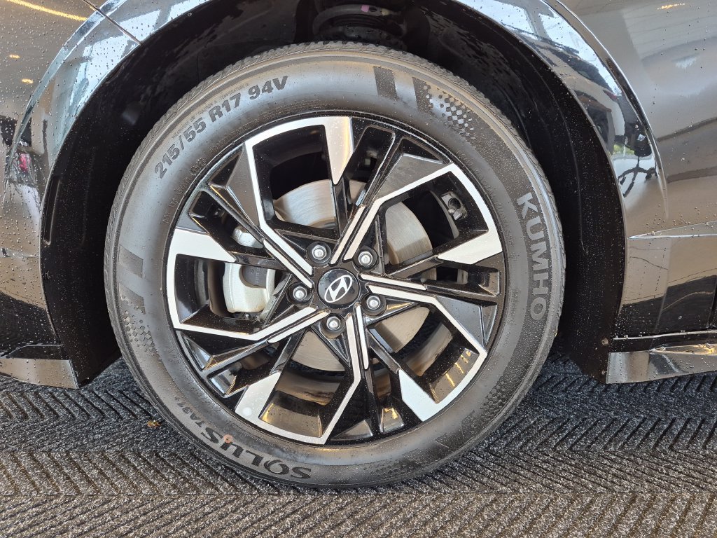 Used 2025 Hyundai Sonata SEL FWD image 12