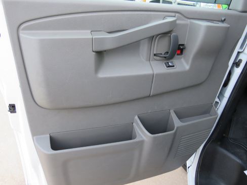 Used 2018 Chevrolet Express 3500 LT w/ LT Preferred Equipment Group image 11