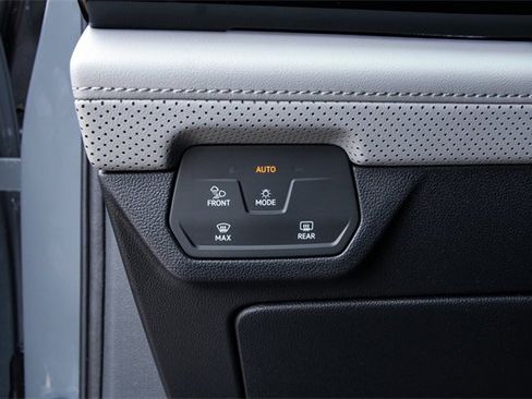 New 2026 Volkswagen Atlas Peak Edition image 16