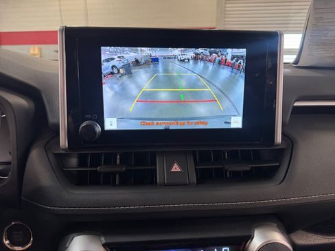 Certified 2025 Toyota RAV4 XLE w/ Convenience Package FWD image 27