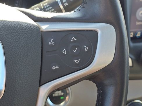 Used 2022 GMC Terrain SLT w/ Tech Package image 25