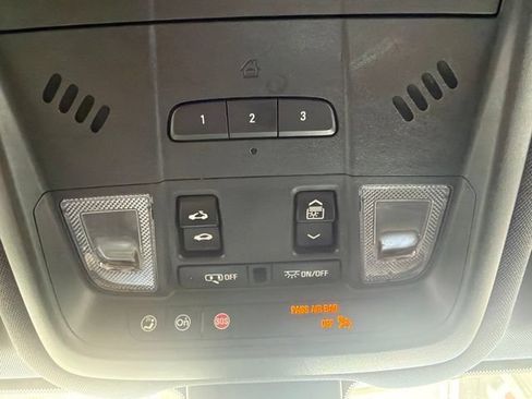 Used 2024 Chevrolet Equinox Premier AWD/4WD image 22