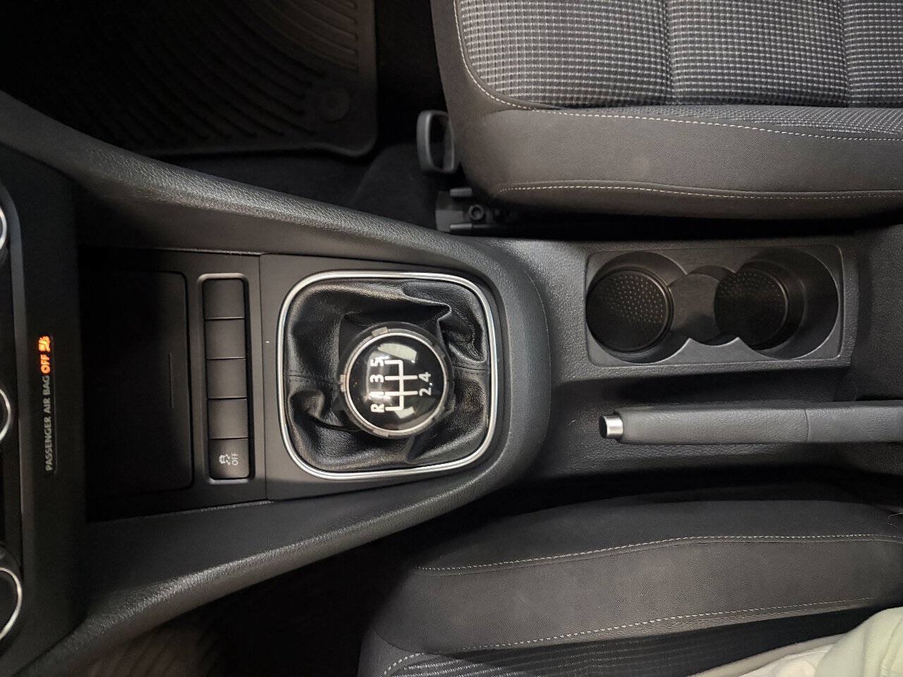 Used 2013 Volkswagen Golf 2-Door FWD image 13