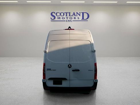Used 2023 Mercedes-Benz Sprinter 2500 image 7