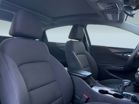 Used 2024 Chevrolet Malibu LT image 30