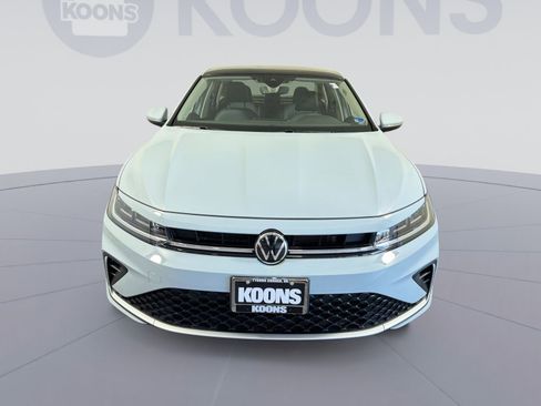 Used 2025 Volkswagen Jetta SEL FWD image 11