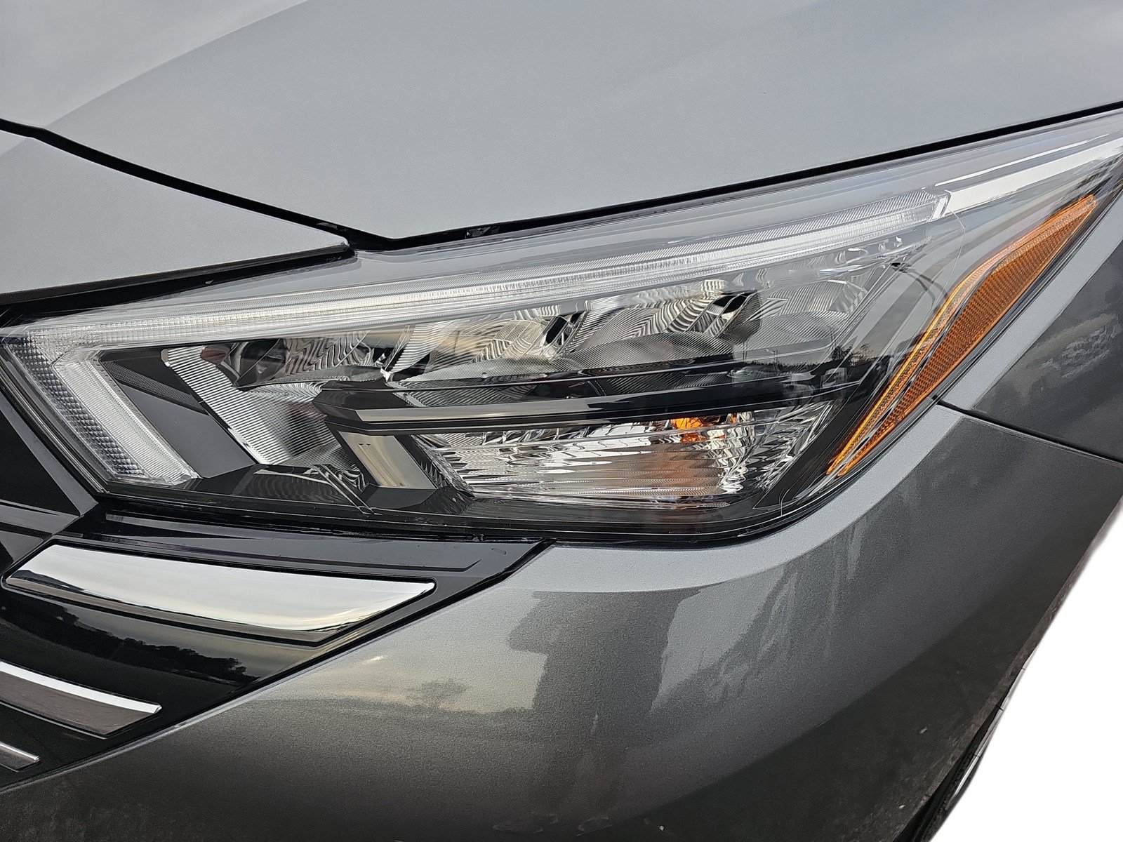 Used 2025 Nissan Versa S w/ Trunk Package FWD image 29