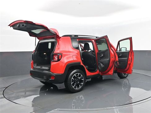 Used 2023 Jeep Renegade Trailhawk image 30