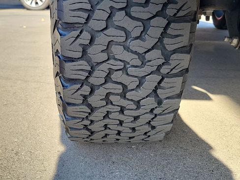 Used 2019 Chevrolet Silverado 1500 High Country w/ Technology Package image 34