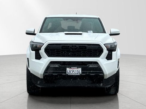 Used 2025 Toyota Tacoma TRD Sport image 9