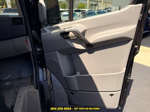 Used 2015 Mercedes-Benz Sprinter 3500 image 29