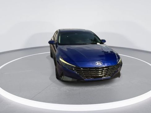 Used 2022 Hyundai Elantra Limited FWD image 3
