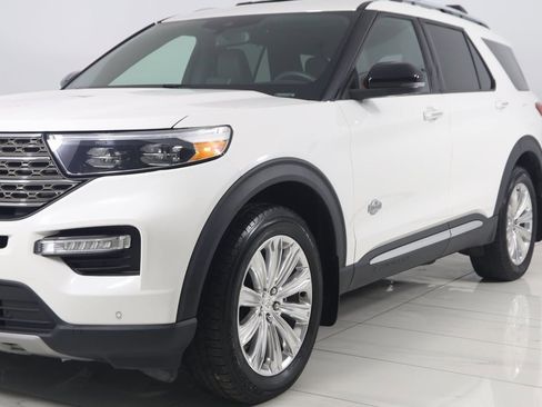 Used 2022 Ford Explorer King Ranch w/ Premium Technology Package image 63