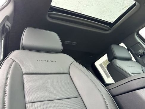 New 2026 GMC Sierra 1500 Denali w/ Denali Reserve Package image 18