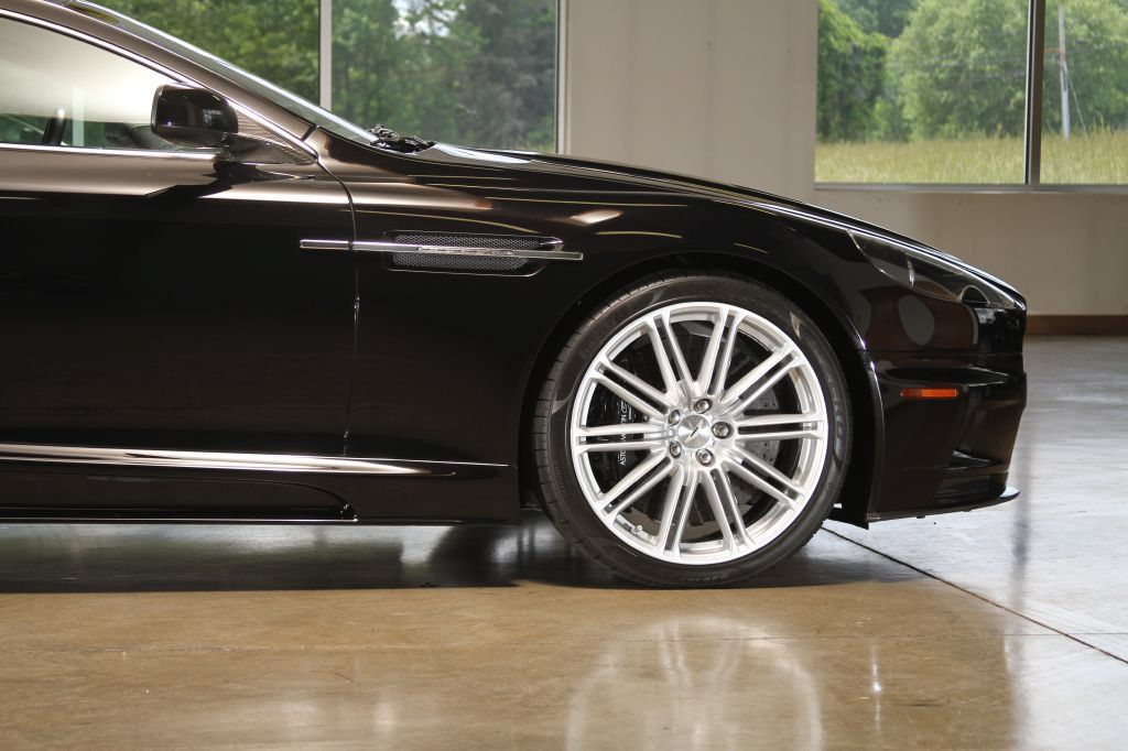 Used 2009 Aston Martin DBS Coupe RWD image 15
