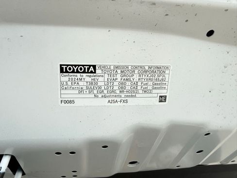 Used 2024 Toyota RAV4 LE AWD/4WD image 11