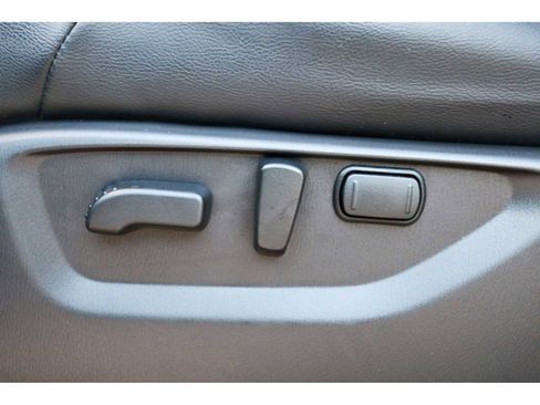 Used 2024 Nissan Armada SL w/ Captain's Chairs Package image 28