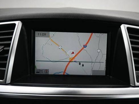 Used 2015 Mercedes-Benz ML 250 BlueTEC 4MATIC image 17