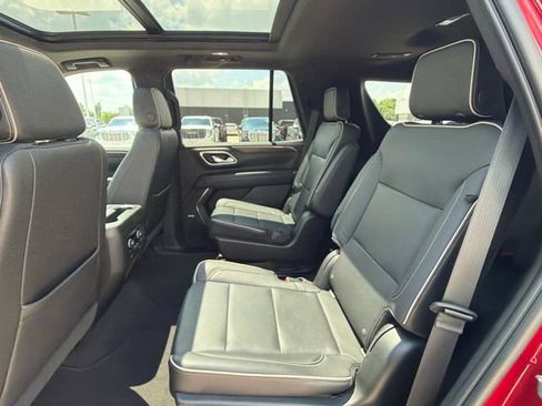 Used 2021 Chevrolet Tahoe Premier w/ Premium Package AWD/4WD image 26