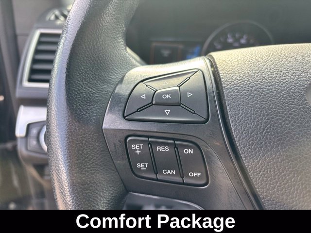 Used 2017 Ford Explorer XLT w/ Equipment Group 202A AWD/4WD image 18