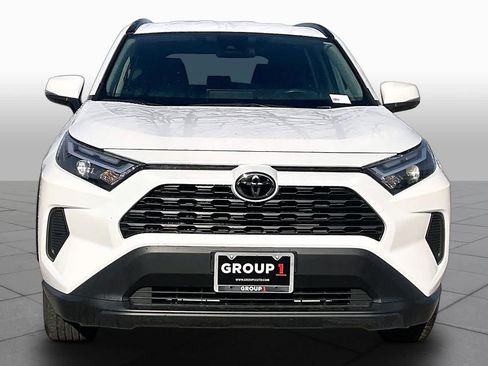 Used 2025 Toyota RAV4 XLE FWD image 4