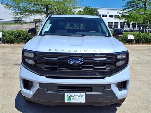 New 2025 Ford Expedition Max Active image 2