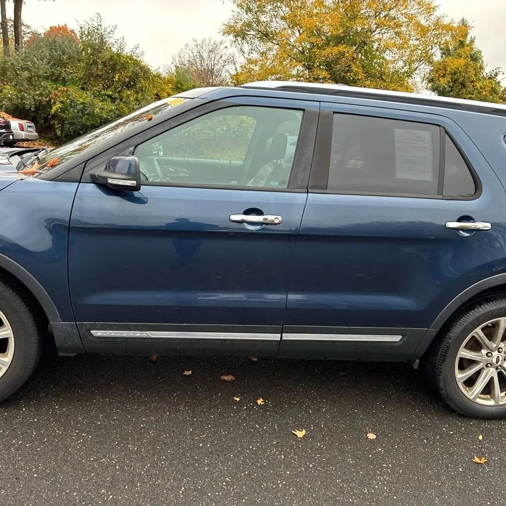 Used 2016 Ford Explorer Limited w/ Equipment Group 301A AWD/4WD image 4