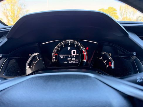 Used 2018 Honda Civic Sport image 23