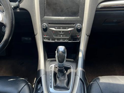 Used 2014 Ford Fusion SE w/ Equipment Group 202A FWD image 13