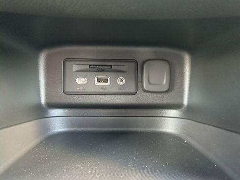 Used 2022 Chevrolet Equinox RS w/ RS Leather Package image 23