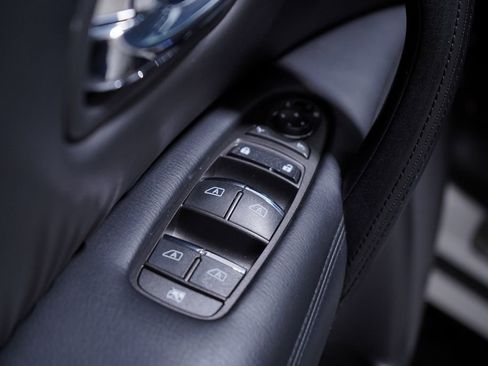 Used 2022 Nissan Armada SL image 17