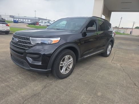 Used 2023 Ford Explorer XLT RWD image 4
