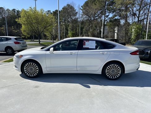 Used 2018 Ford Fusion SE w/ Fusion SE Technology Package image 7