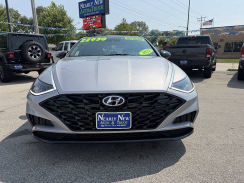 Used 2023 Hyundai Sonata SEL Plus FWD image 2