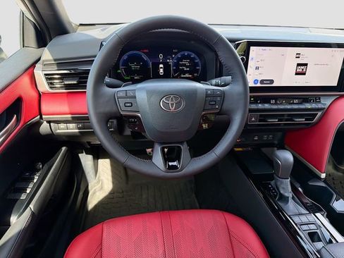Used 2025 Toyota Camry XSE AWD/4WD image 21