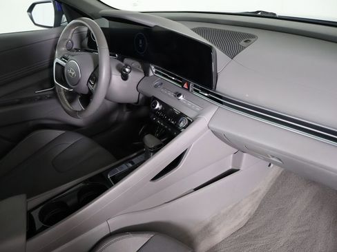 Used 2024 Hyundai Elantra SEL w/ Convenience Package FWD image 29