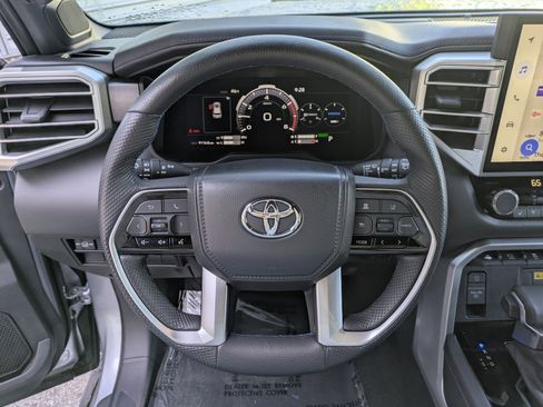 Used 2024 Toyota Sequoia Platinum AWD/4WD image 17
