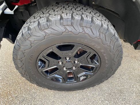 Used 2015 Jeep Wrangler Sport AWD/4WD image 9