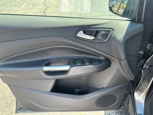 Used 2019 Ford Escape Titanium AWD/4WD image 15