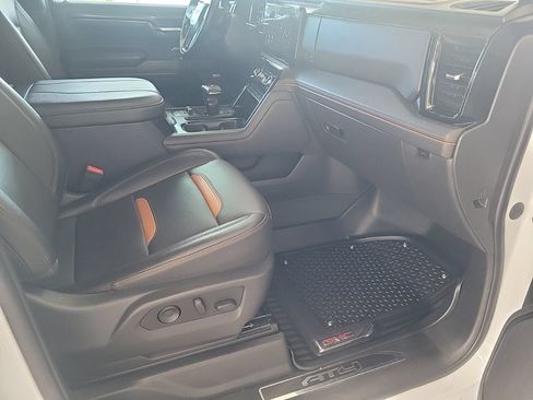 Used 2023 GMC Sierra 1500 AT4 AWD/4WD image 14