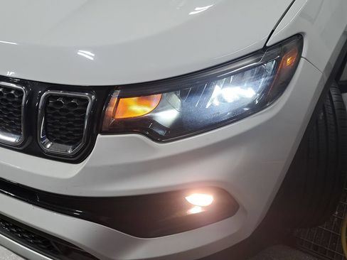 Used 2023 Jeep Compass Limited AWD/4WD image 31