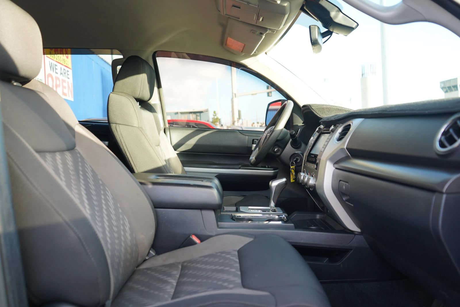 Used 2018 Toyota Tundra SR5 AWD/4WD image 24