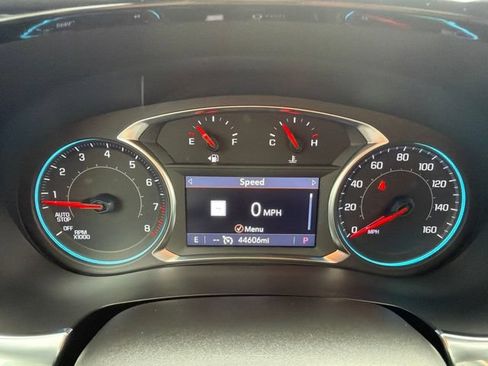 Used 2023 Chevrolet Traverse LT w/ LT Premium Package AWD/4WD image 32