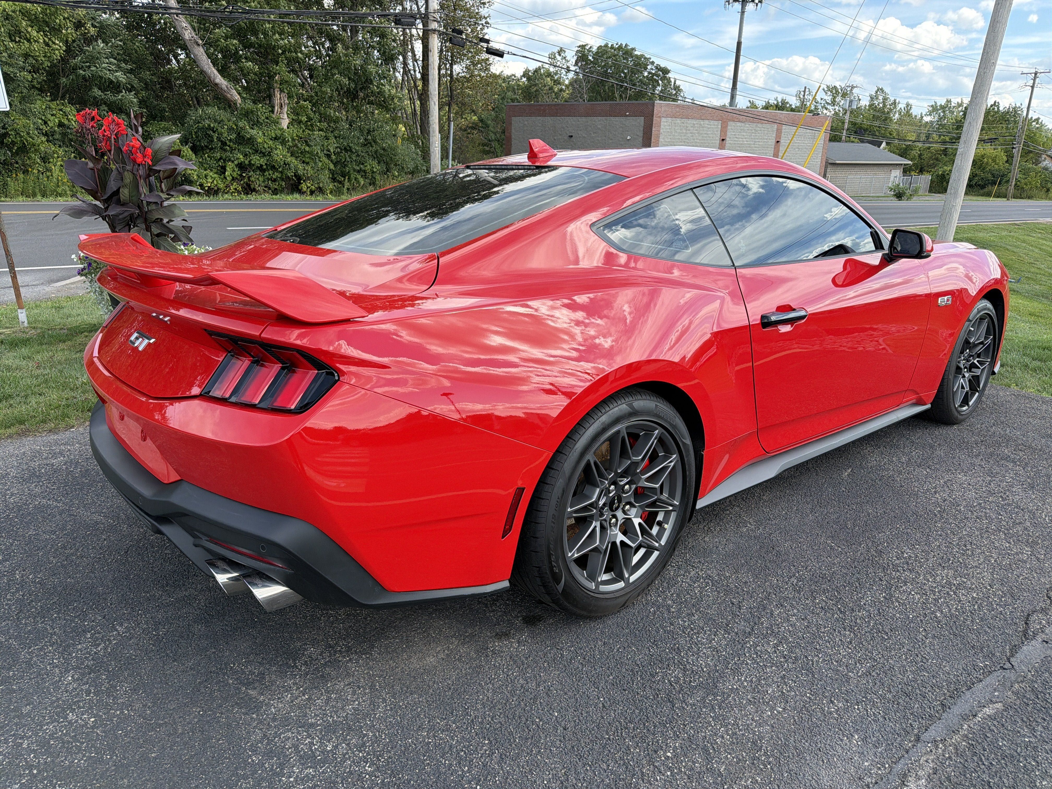 Used 2024 Ford Mustang GT Premium w/ GT Performance Package RWD image 7