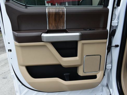 Used 2018 Ford F150 Lariat w/ Equipment Group 502A Luxury AWD/4WD image 37