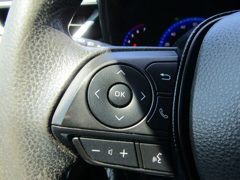 Used 2021 Toyota Corolla LE image 25