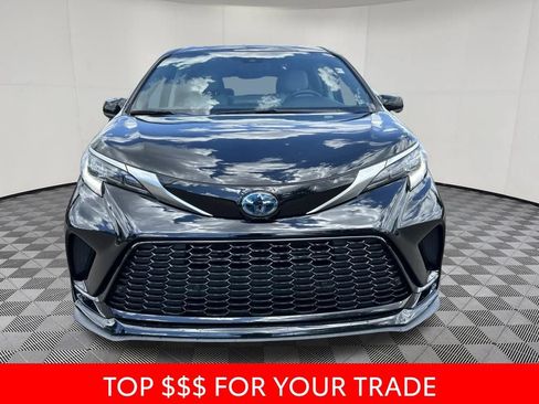 Used 2023 Toyota Sienna XSE w/ XSE Plus Package AWD/4WD image 2