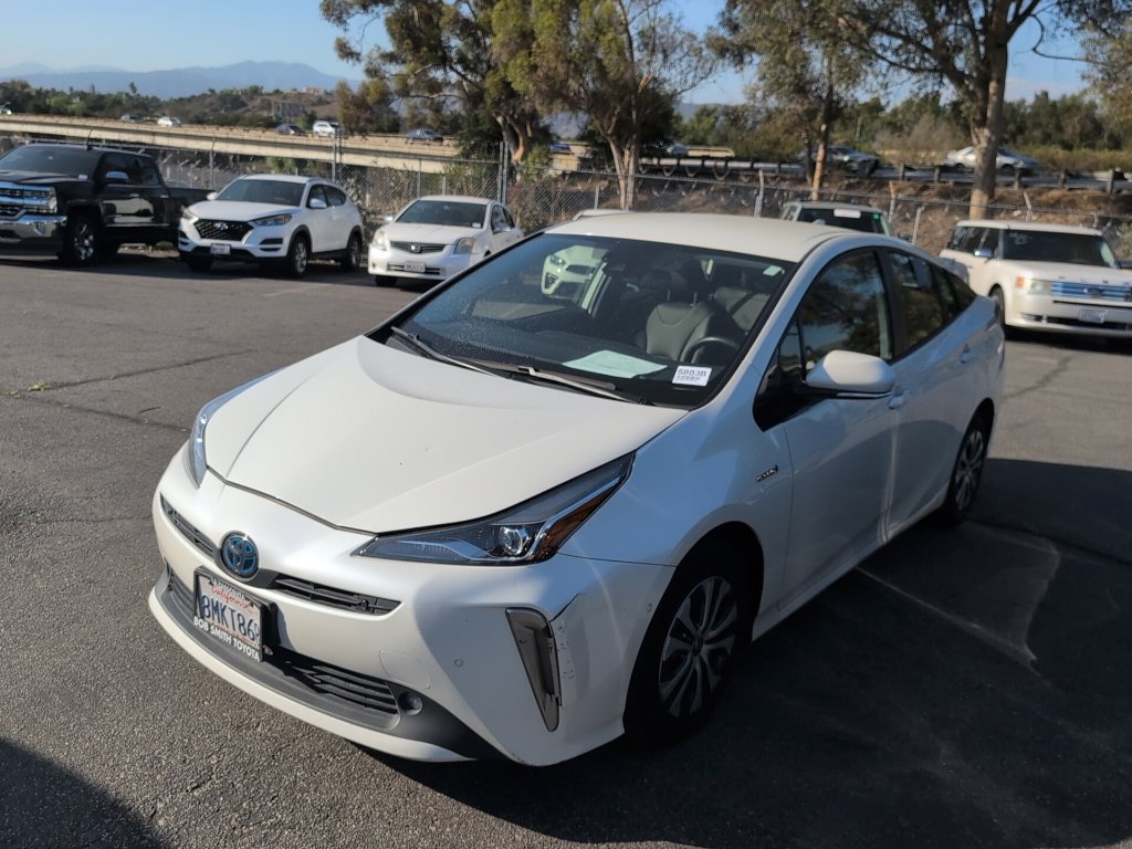 Used 2019 Toyota Prius XLE w/ Advanced Technology Package AWD/4WD image 3